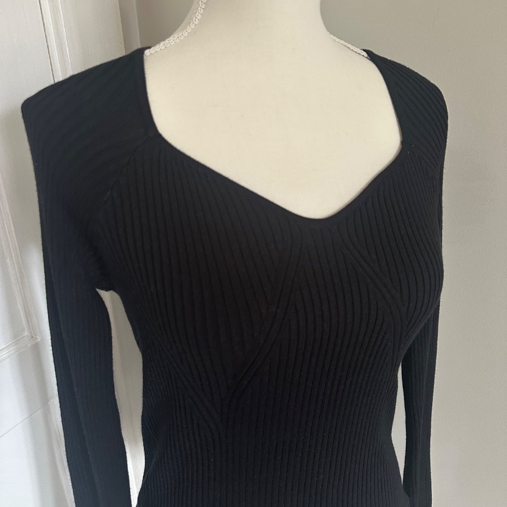 Black long sleeve sweater sweetheart v neck top